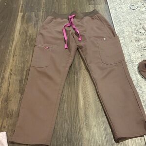 Figs High Waisted Yola scrub pants in Smoked Taupe